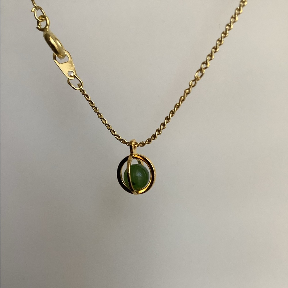 TLC New vintage jade pendant necklace